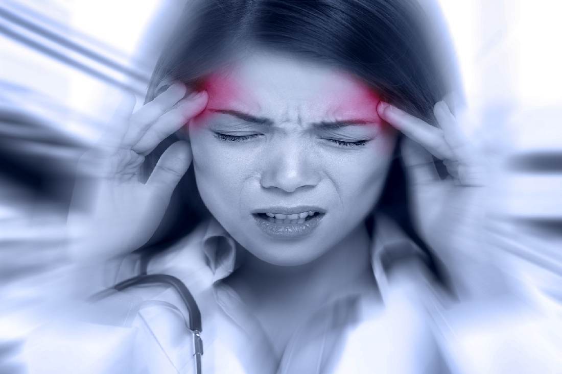 7 TIPS TO EASE MIGRAINE PAIN