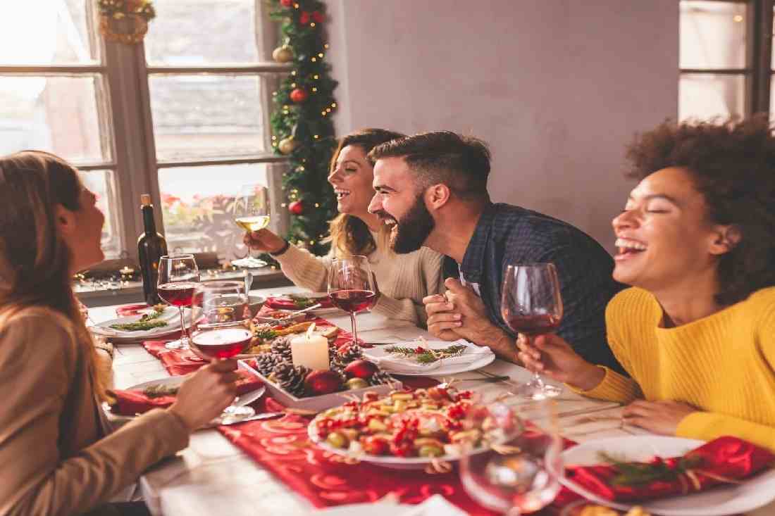 HOW NOT TO OVEREAT DURING THE CHRISTMAS AND NEW YEAR PERIOD